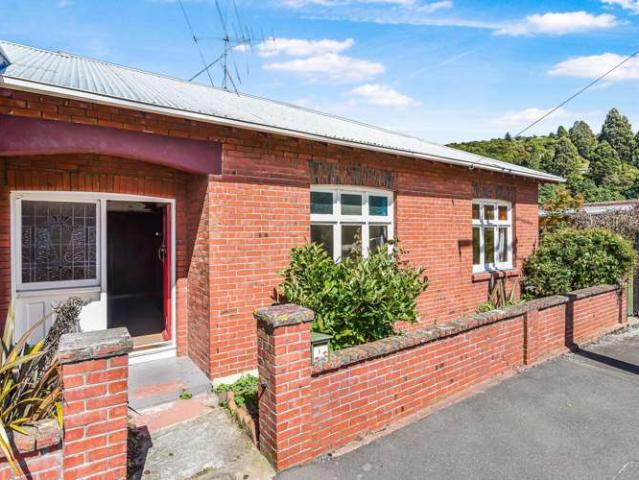 House for sale in Otakou