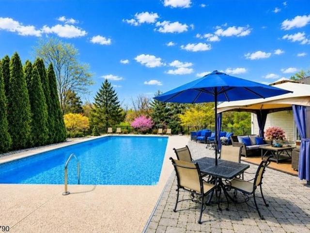 House for sale in Neshanic Station, New Jersey