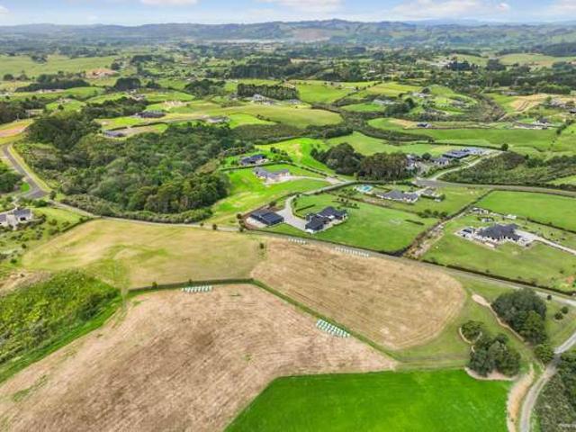 Property for sale in Awhitu