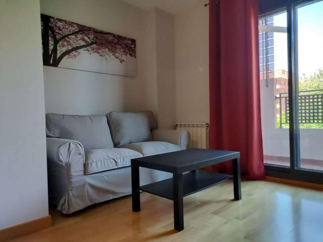 Apartamento en alquiler en Alcalá De Henares, Distrito V