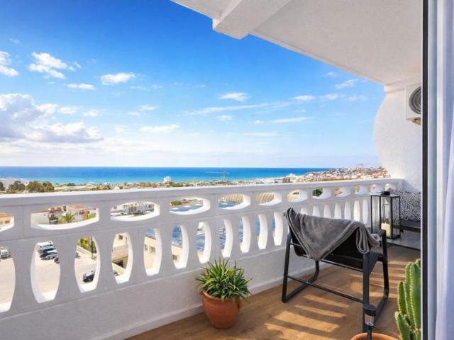 Apartamento en alquiler en Cabo Cervera-Playa la Mata, el Baix Segura / La Vega Baja