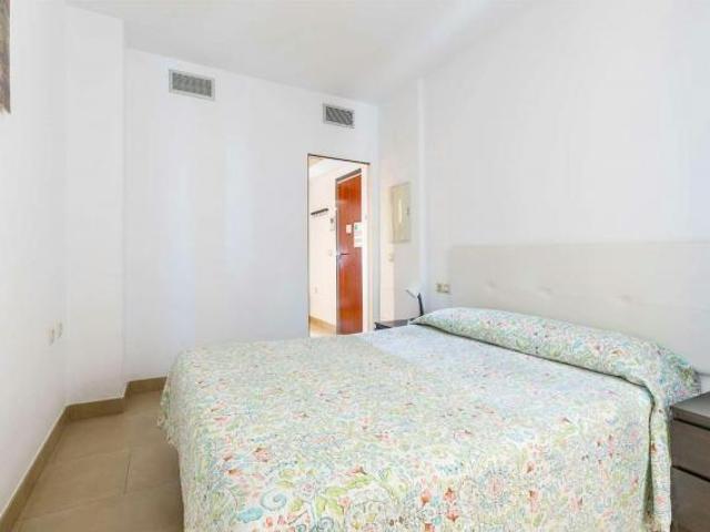 Apartamento en alquiler en Vélez-málaga, Caleta 2000
