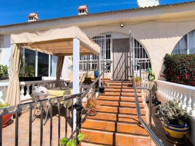 Bungalow en venta en Urbanización Doña Pepa, el Baix Segura / La Vega Baja