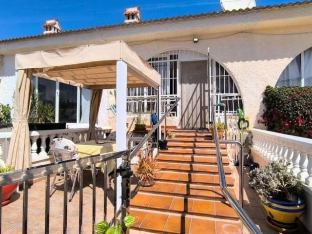 Bungalow en venta en Urbanización Doña Pepa, el Baix Segura / La Vega Baja