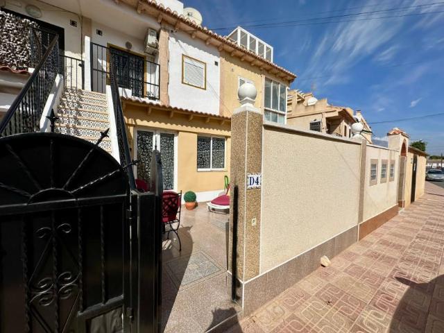 Bungalow en venta en Urbanización El Chaparral, Torrevieja