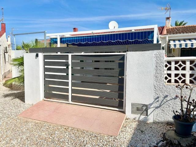Bungalow en venta en Urbanización La Torreta, Torrevieja