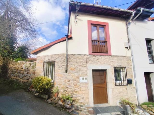 Casa en venta en Praúa, Pravia
