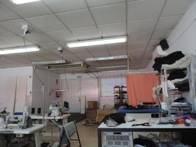Local Comercial en venta en Los Manantiales, Guadalajara