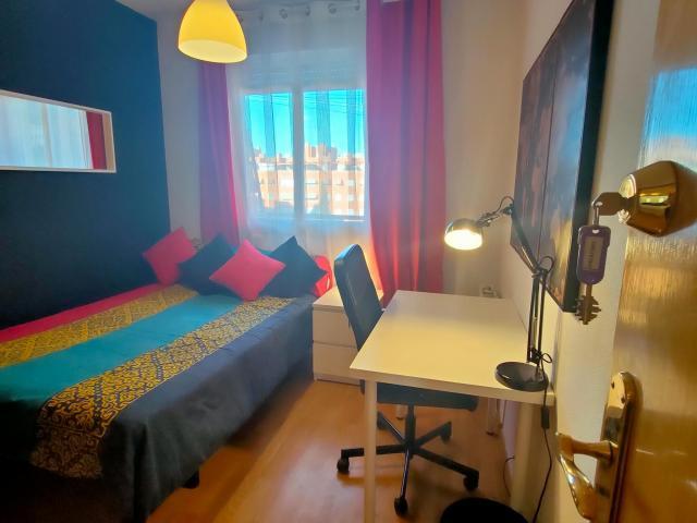 Habitación en alquiler en Distrito IV, Alcalá De Henares