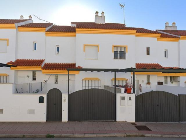 Habitación en alquiler en Carrión De Los Céspedes, Andalucía