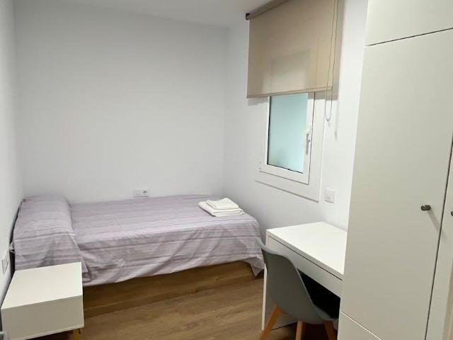 Habitación en alquiler en Cornellà De Llobregat, la Gavarra