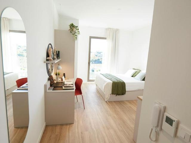 Habitación en alquiler en Finestrelles, Esplugues de Llobregat