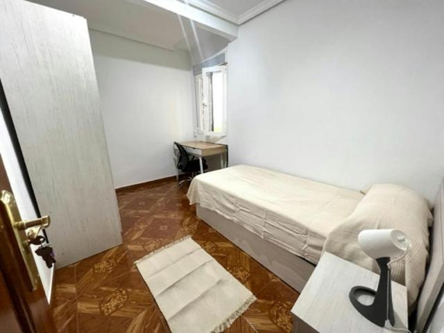 Habitación en alquiler en La Avanzada - La Cueva, Fuenlabrada