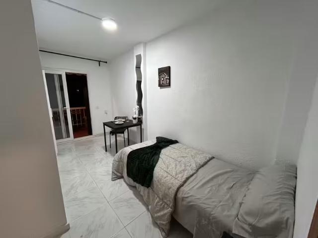 Habitación en alquiler en La Avanzada - La Cueva, Fuenlabrada