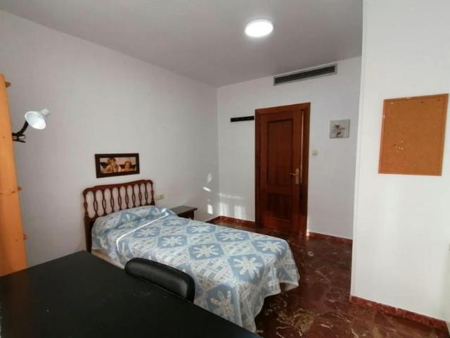 Habitación en alquiler en Granada, Centro - Sagrario
