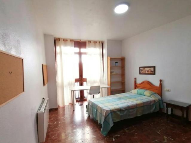 Habitación en alquiler en Granada, Centro - Sagrario