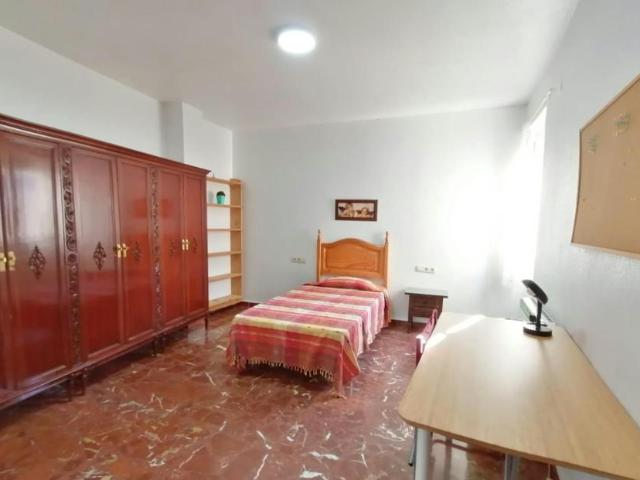 Habitación en alquiler en Granada, Centro - Sagrario