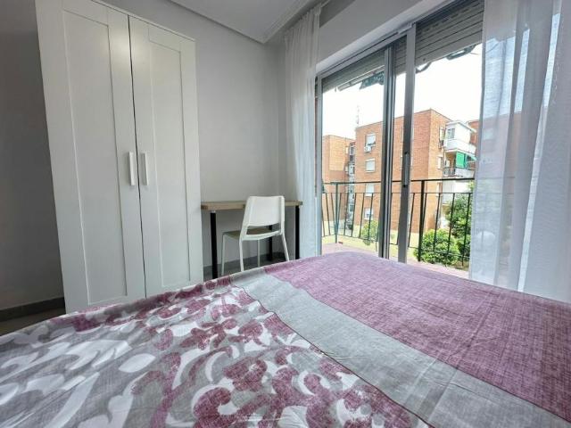 Habitación en alquiler en Zarzaquemada, Leganés