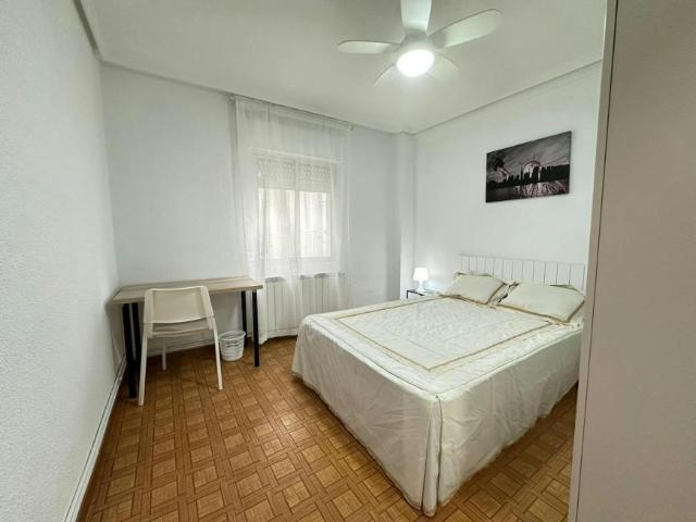 Habitación en alquiler en Zarzaquemada, Leganés