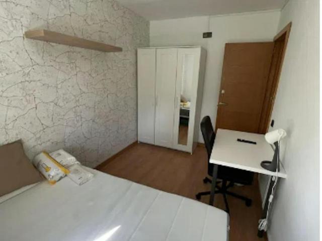 Habitación en alquiler en Zarzaquemada, Leganés