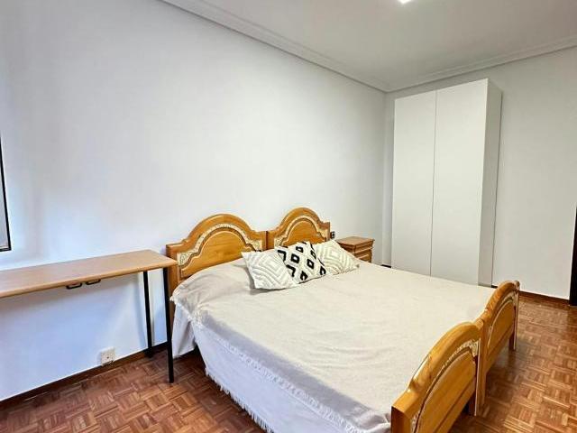 Habitación en alquiler en Las Gaunas, Logroño