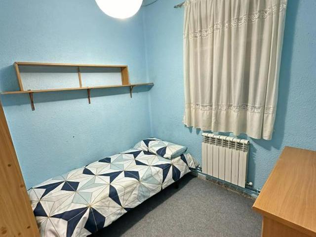 Habitación en alquiler en Ballesteros, Logroño