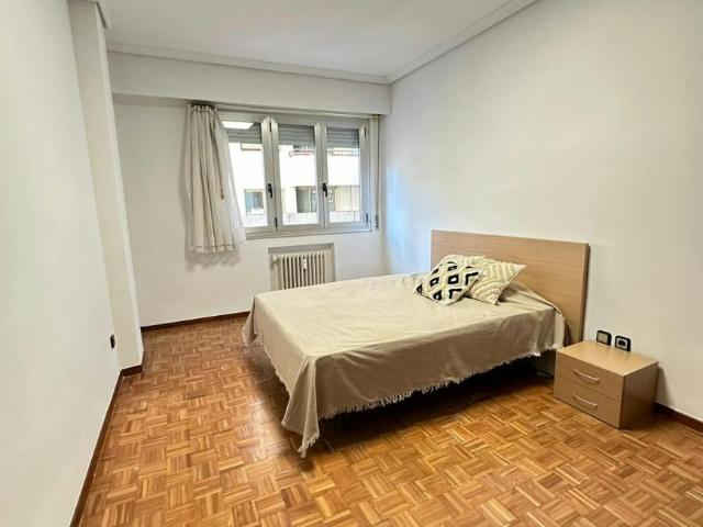 Habitación en alquiler en Las Gaunas, Logroño