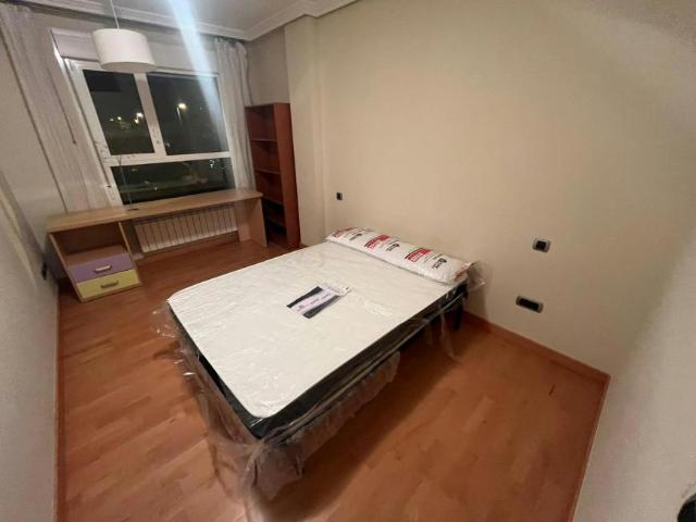 Habitación en alquiler en Las Gaunas, Logroño