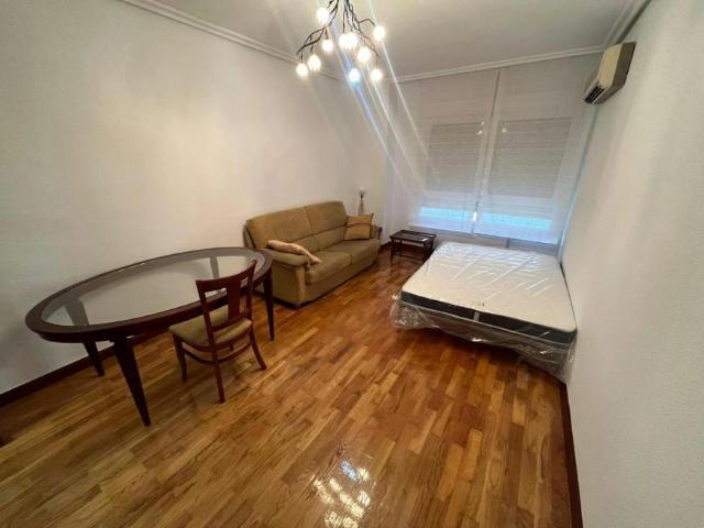 Habitación en alquiler en Madre de Dios, Logroño