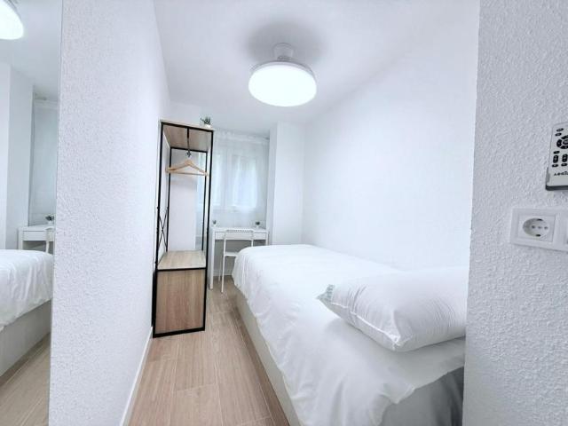 Habitación en alquiler en Madrid, Santa Eugenia