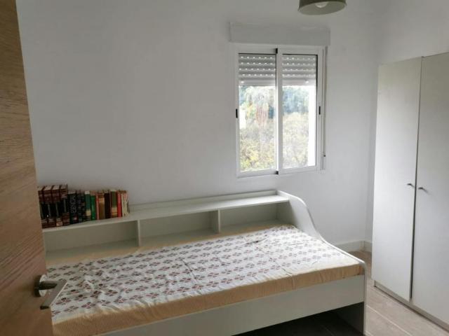 Habitación en alquiler en Málaga, Haza Cuevas