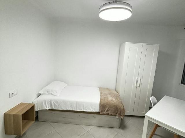 Habitación en alquiler en Ascensión Chirivella, l'Horta Sud