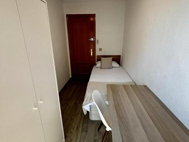 Habitación en alquiler en Manises, Ascensión Chirivella