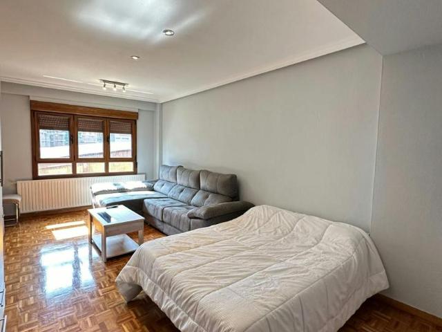Habitación en alquiler en Fozaneldi, Oviedo
