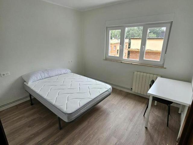 Habitación en alquiler en Oviedo, Montenuño