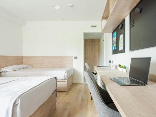 Habitación en alquiler en Oviedo, Olivares