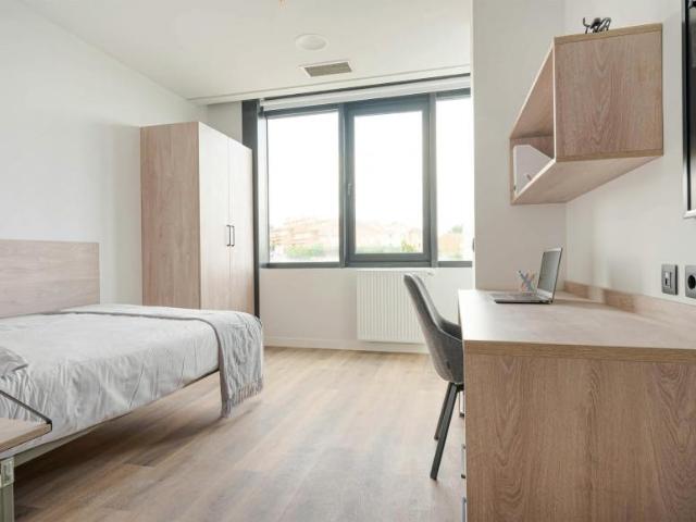 Habitación en alquiler en Oviedo, Olivares