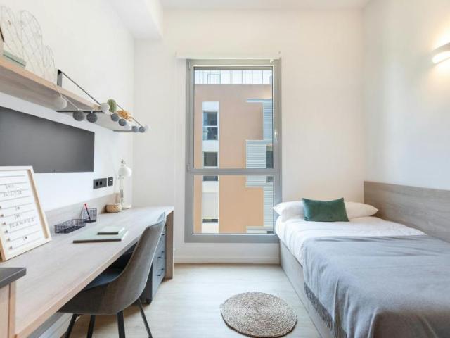 Habitación en alquiler en La Mina - districte 6, Barcelonès