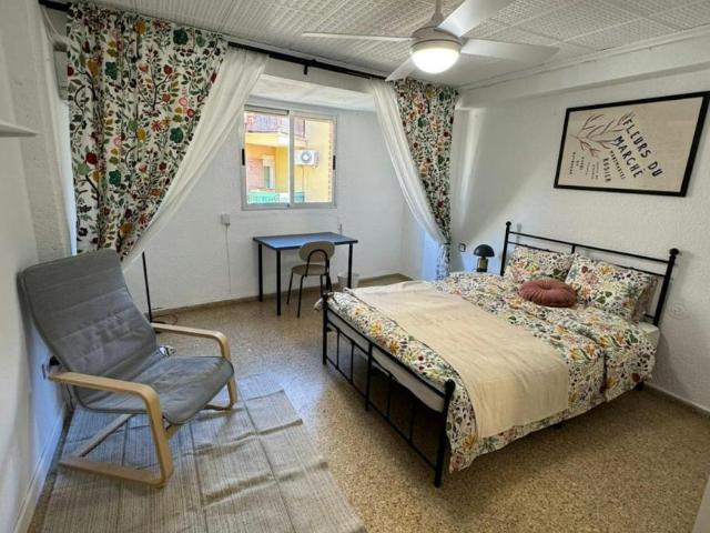 Habitación en alquiler en el Poble Nou, l'Horta Sud