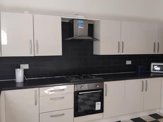 House for rent in Hyde Park, West Yorkshire
