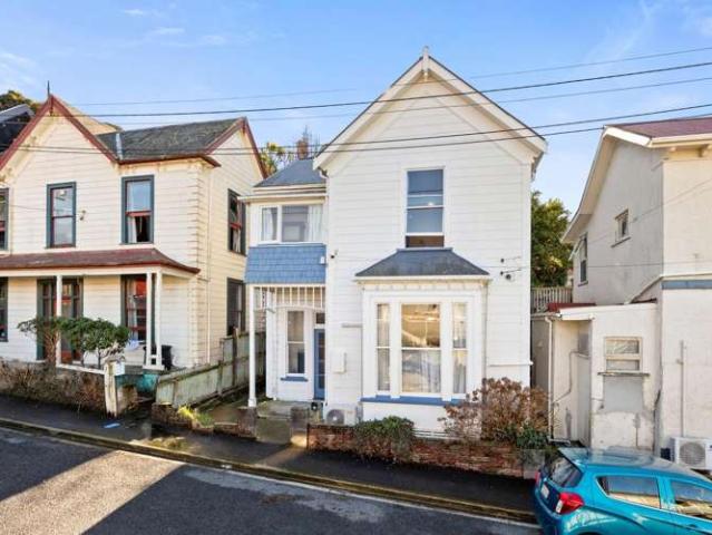 House for sale in Otakou