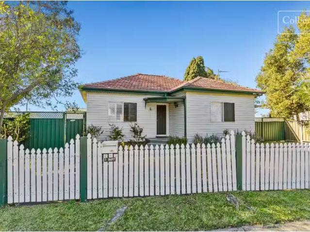 House for rent in Wollongong West, New South Wales