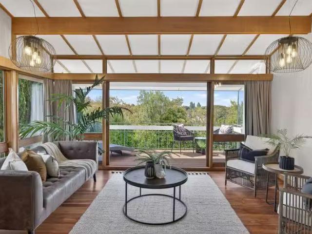 House for sale in Chaslands, Canterbury
