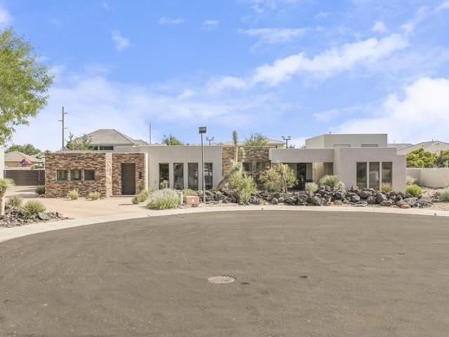 House for sale in Santa Clara, Utah