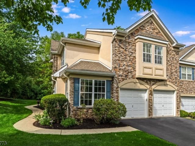 Townhouse for sale in Neshanic Station, New Jersey