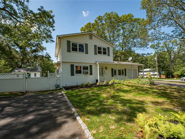 House for sale in Coram