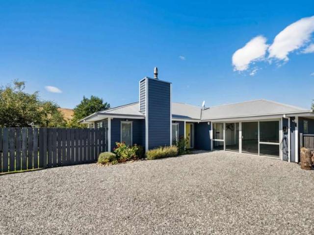 House for sale in Otakou