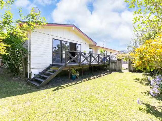 House for sale in Days Bay, Wellington