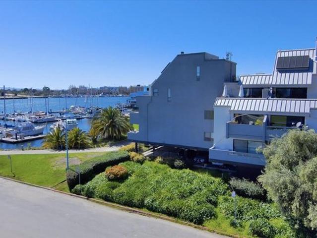 Condo for sale in Oakland, California