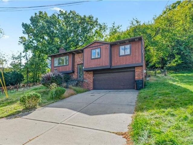House for sale in Coraopolis, Allegheny County